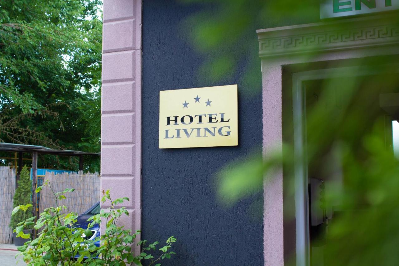 Hotel Living Suto Orizari Extérieur photo