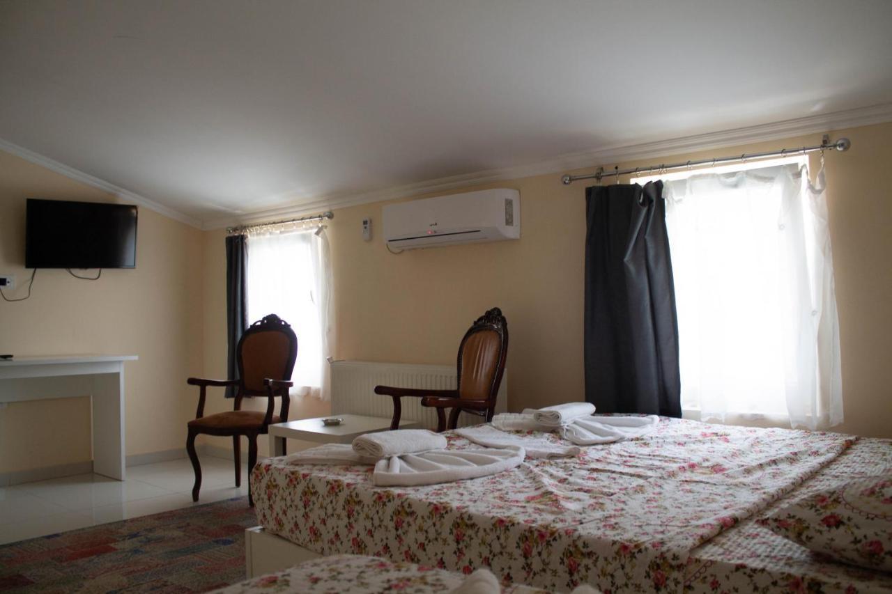 Hotel Living Suto Orizari Extérieur photo