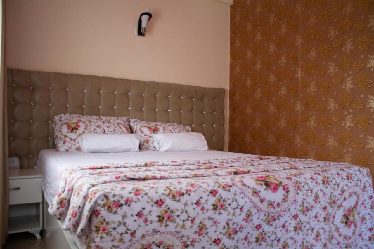 Hotel Living Suto Orizari Extérieur photo