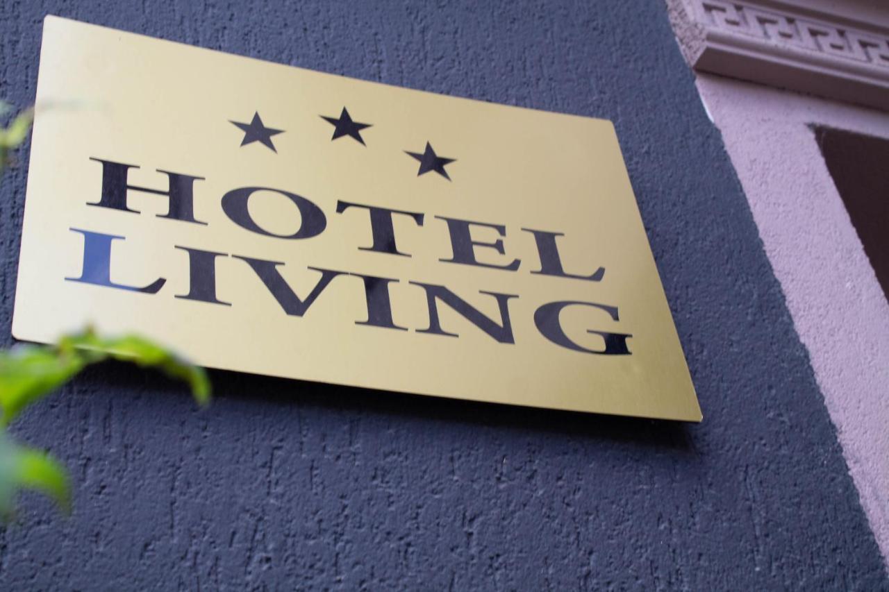 Hotel Living Suto Orizari Extérieur photo