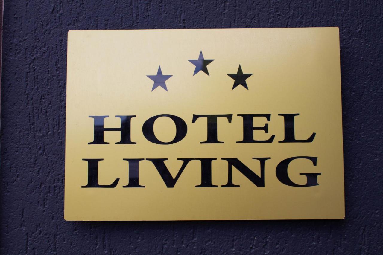 Hotel Living Suto Orizari Extérieur photo