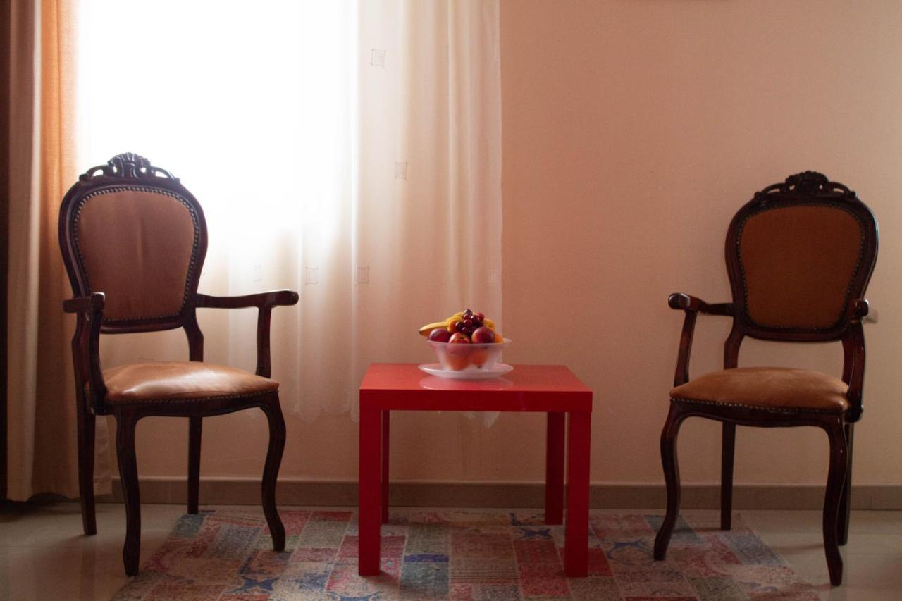 Hotel Living Suto Orizari Extérieur photo