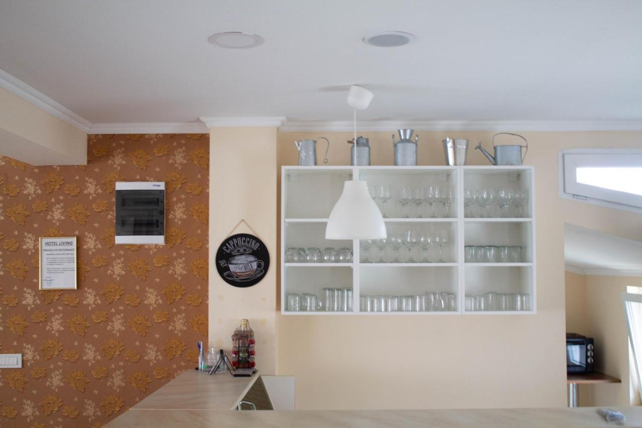 Hotel Living Suto Orizari Extérieur photo