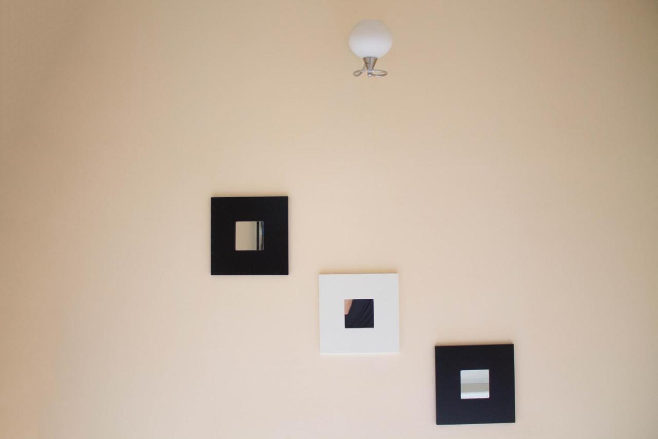 Hotel Living Suto Orizari Extérieur photo