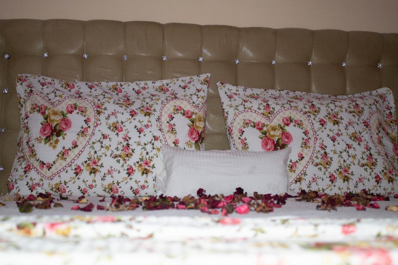 Hotel Living Suto Orizari Extérieur photo