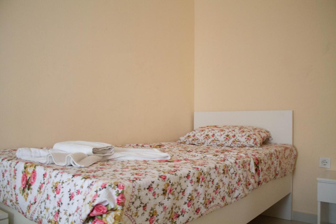 Hotel Living Suto Orizari Extérieur photo