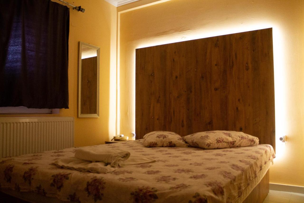 Hotel Living Suto Orizari Extérieur photo