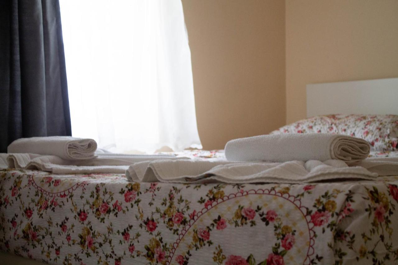 Hotel Living Suto Orizari Extérieur photo