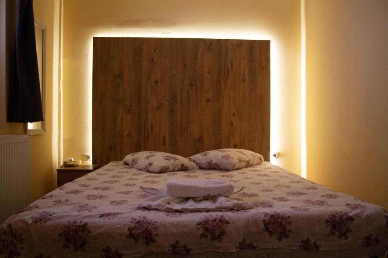 Hotel Living Suto Orizari Extérieur photo