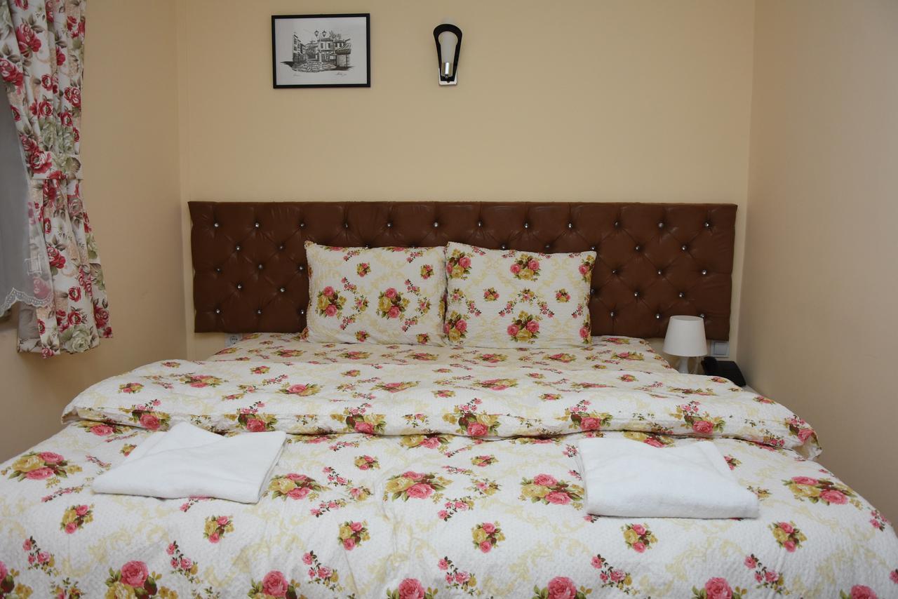 Hotel Living Suto Orizari Extérieur photo