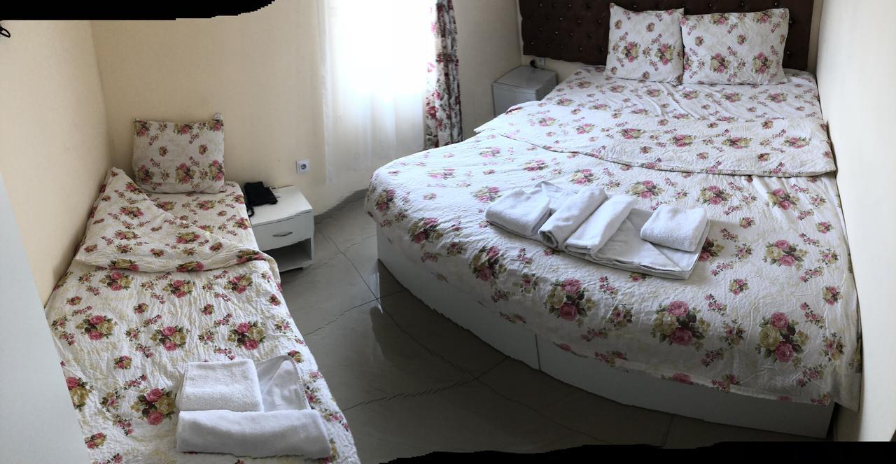Hotel Living Suto Orizari Extérieur photo