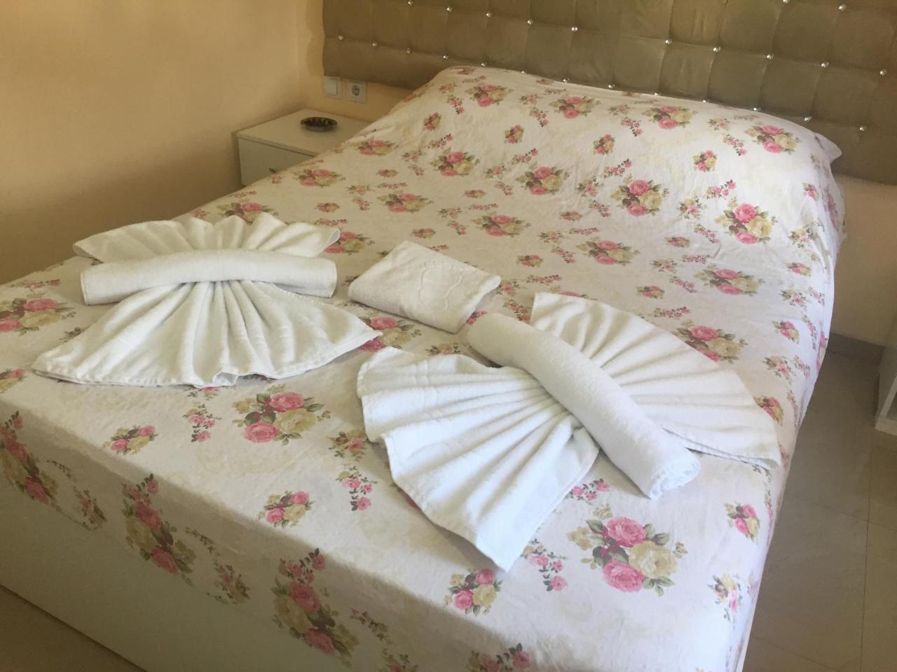 Hotel Living Suto Orizari Extérieur photo